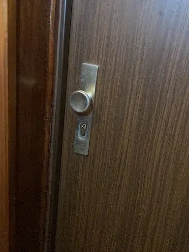 Ouverture de porte à la radio de nuit à Aubergenville (78410)
