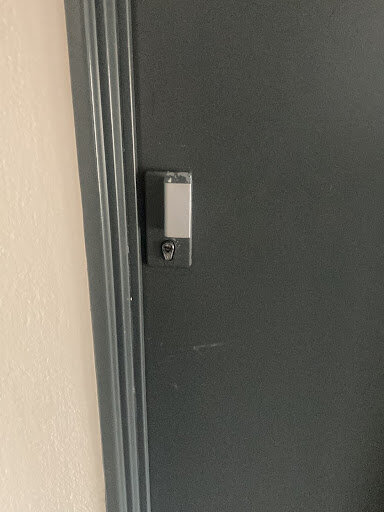Ouverture de porte claquée à Carrières-sous-Poissy